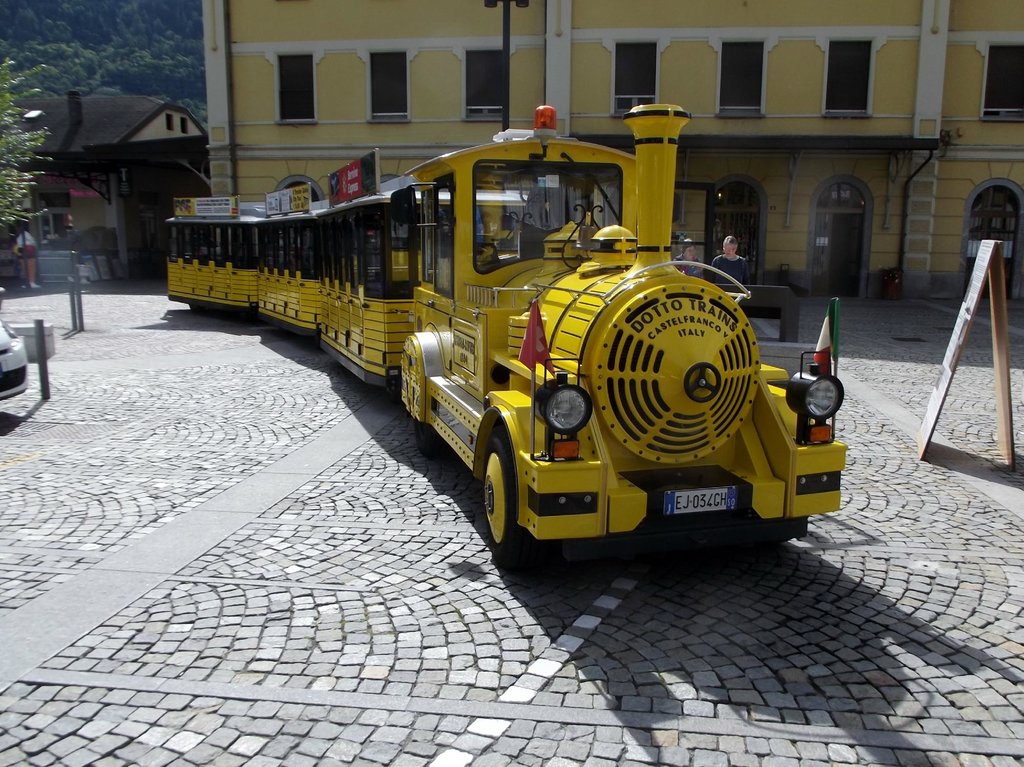 Il Trenino Giallo — the yellow tourist tram of Tirano