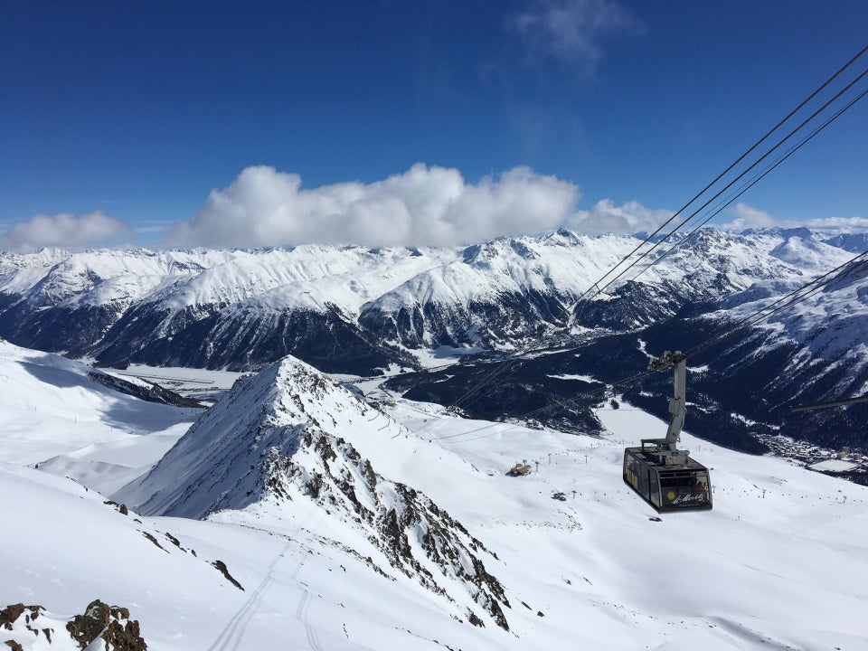 Piz Nair cable car — St. Moritz ski area