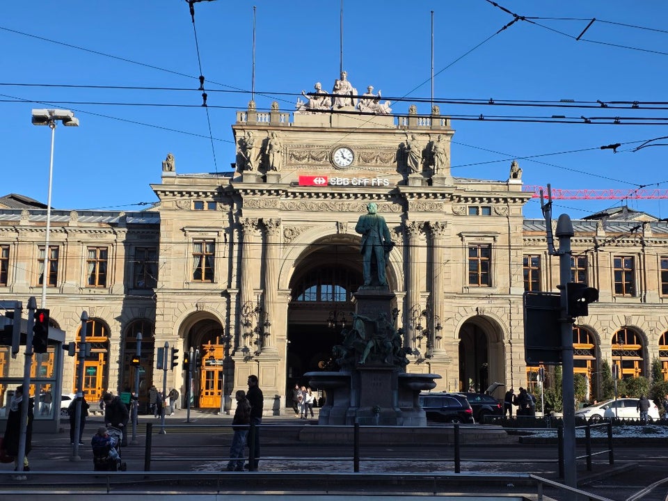 Zurich HB railway station, the starting point for Bernina Express day trips from Zurich
